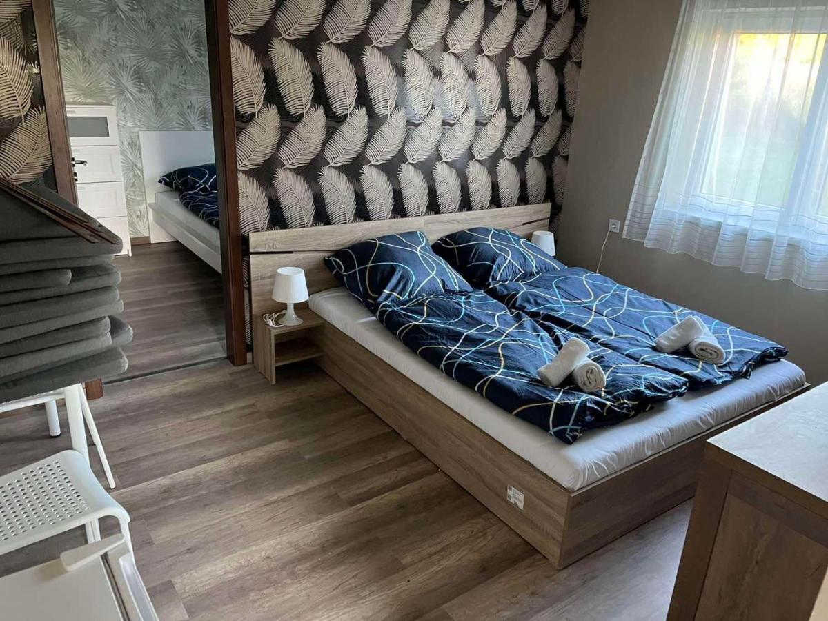 Zoeldhaz Panzio Bed & Breakfast Gyenesdiás Exterior foto