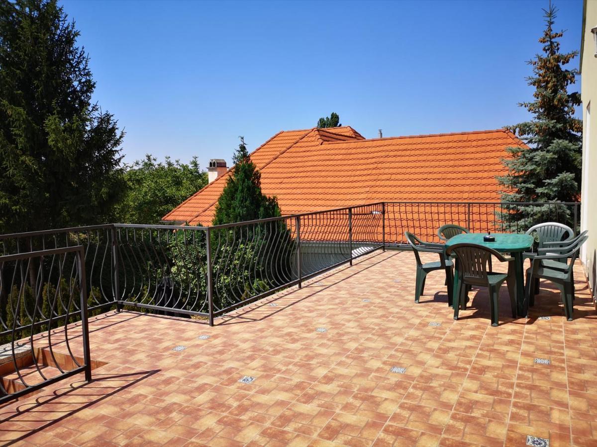 Zoeldhaz Panzio Bed & Breakfast Gyenesdiás Exterior foto