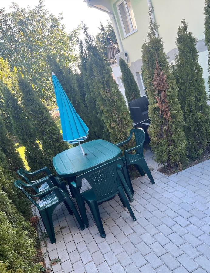 Zoeldhaz Panzio Bed & Breakfast Gyenesdiás Exterior foto