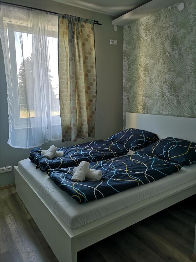 Zoeldhaz Panzio Bed & Breakfast Gyenesdiás Exterior foto