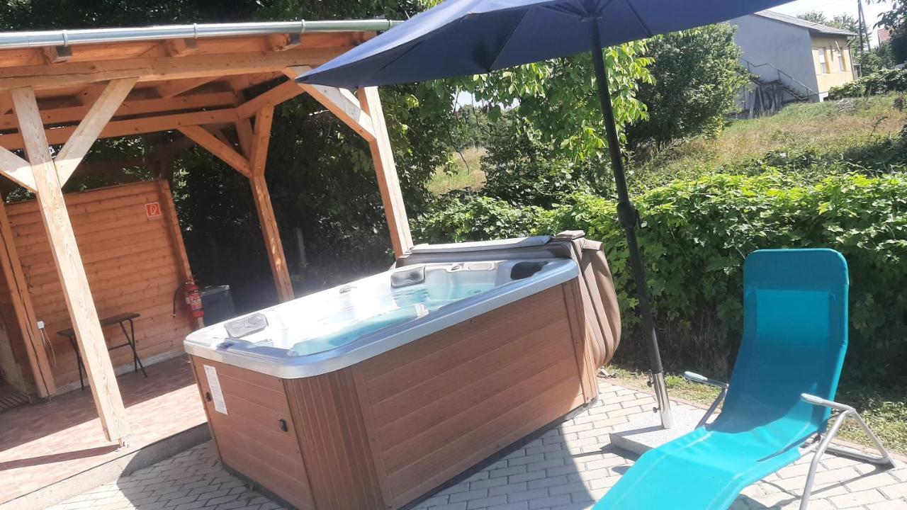 Zoeldhaz Panzio Bed & Breakfast Gyenesdiás Exterior foto