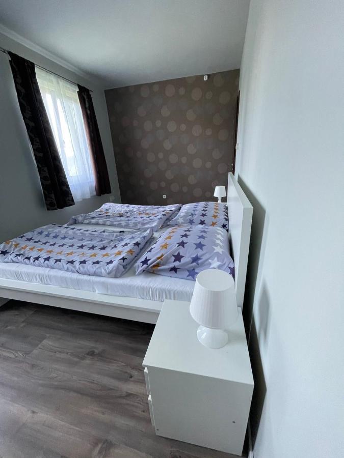 Zoeldhaz Panzio Bed & Breakfast Gyenesdiás Exterior foto